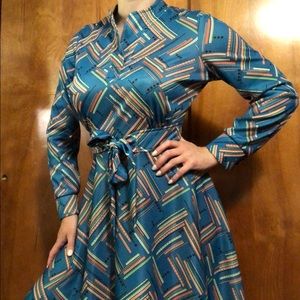 Vintage 1970s Teal Geometric Long-Sleeved Dress